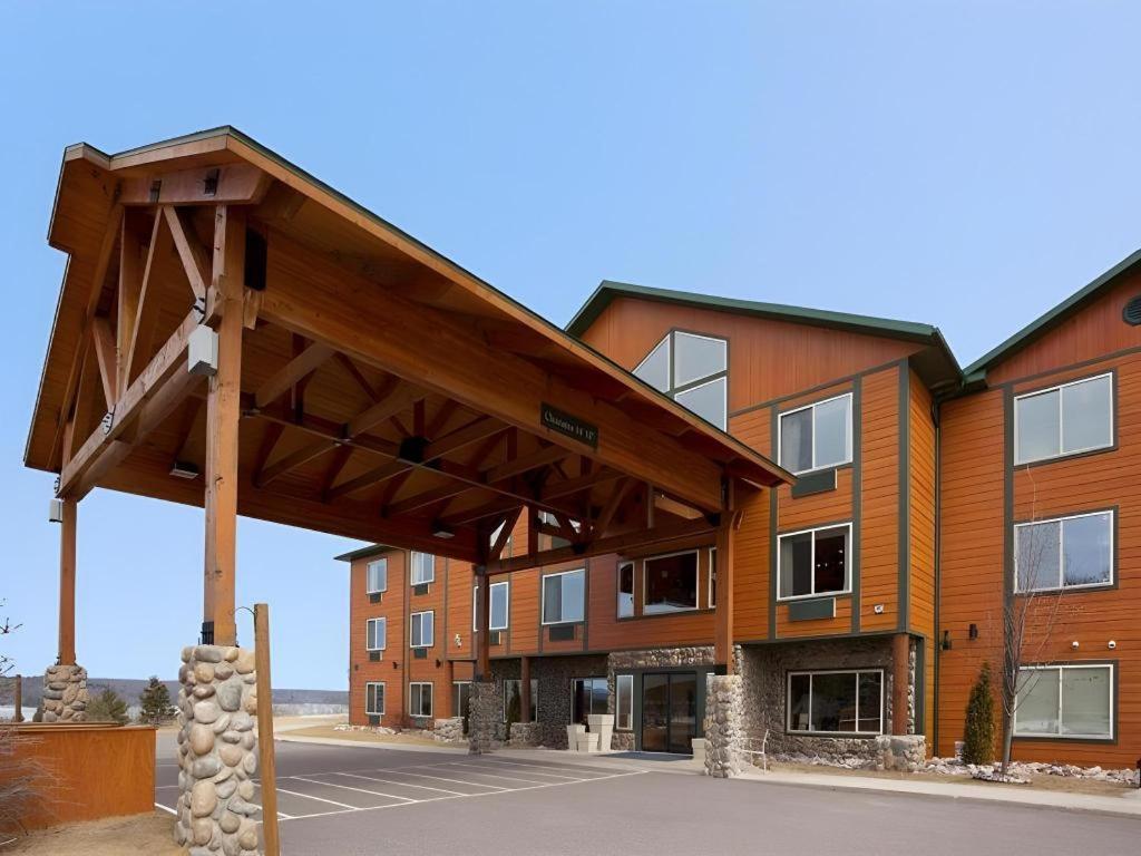 Holiday Inn Express Munising-Lakeview Hotel By Ihg Экстерьер фото