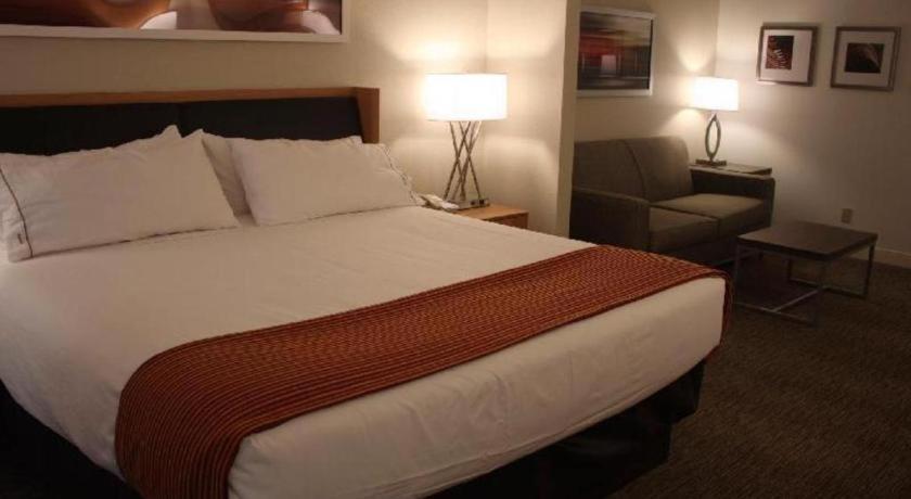 Holiday Inn Express Munising-Lakeview Hotel By Ihg Экстерьер фото