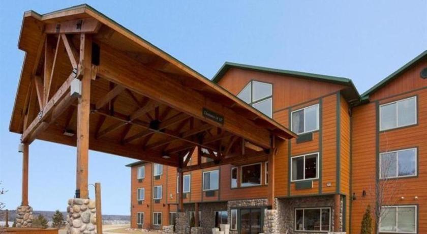 Holiday Inn Express Munising-Lakeview Hotel By Ihg Экстерьер фото