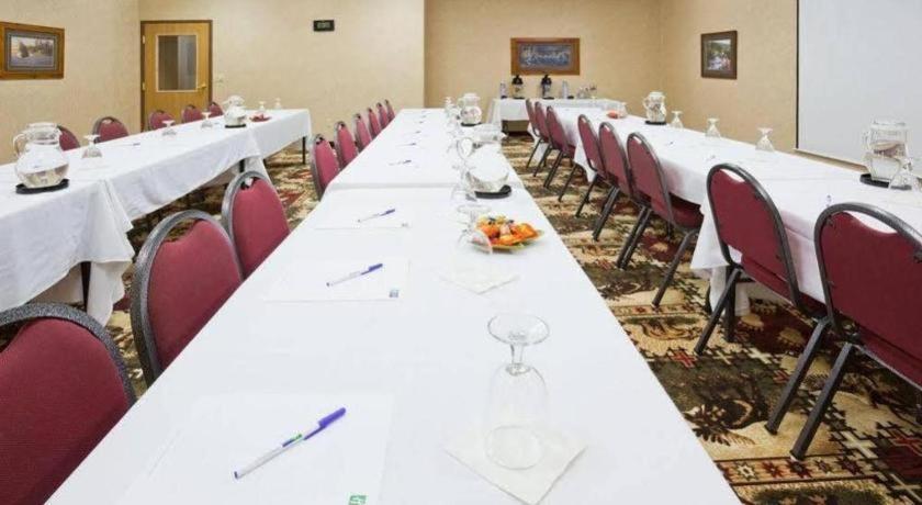 Holiday Inn Express Munising-Lakeview Hotel By Ihg Экстерьер фото