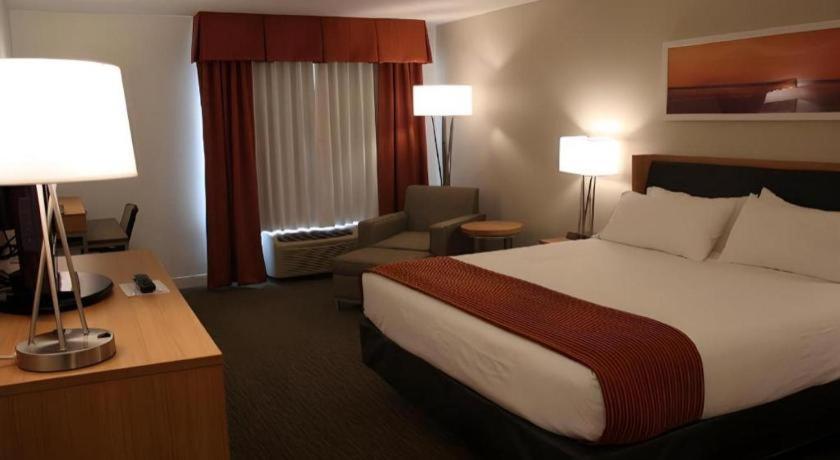 Holiday Inn Express Munising-Lakeview Hotel By Ihg Экстерьер фото