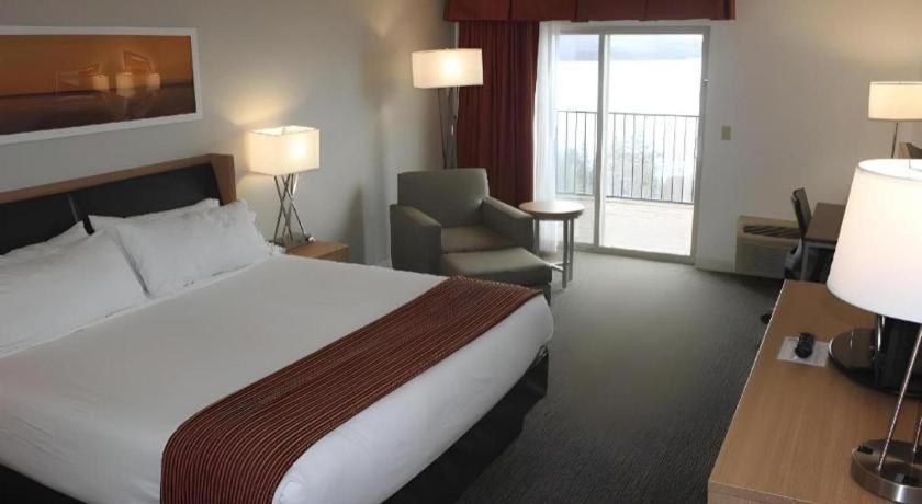 Holiday Inn Express Munising-Lakeview Hotel By Ihg Экстерьер фото